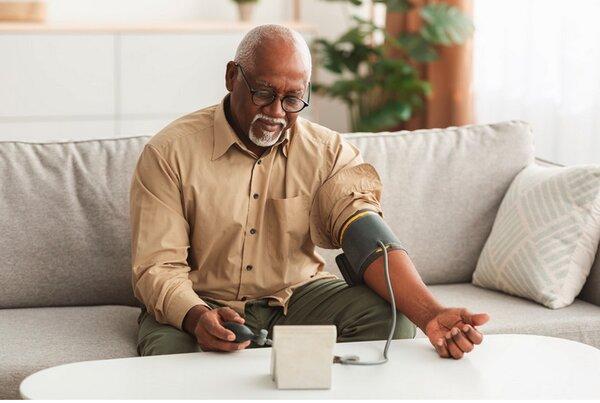 9 Best Blood Pressure Monitors for Seniors (Easy, Accurate, and Comfortable) in 2025